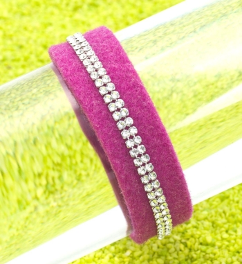 Armband aus Filz mit Swarovski-Elementen in pink