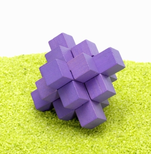 3D IQ Test Bambus Puzzle Blockpuzzle violett 9 x 8,5 x 9 cm