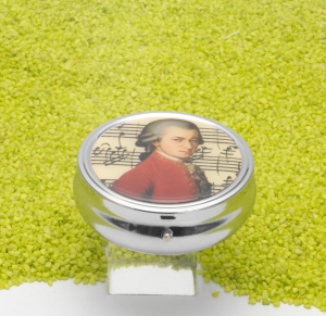 Pillendose rund mit Spiegel Mozart