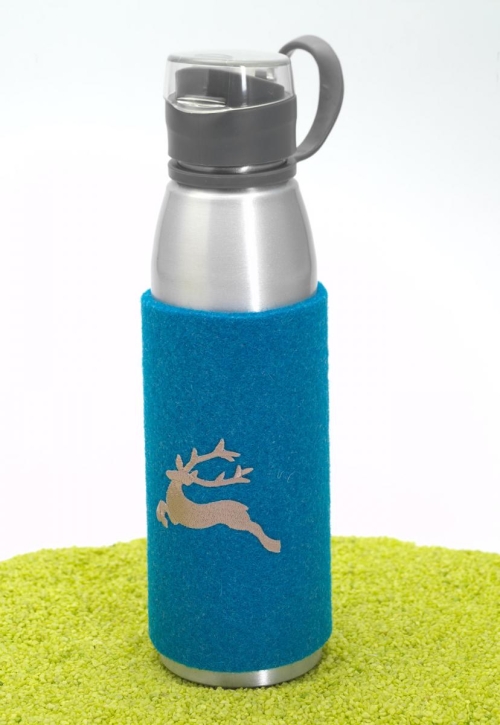 Trinkflasche Sportflasche mit Filzhülle Hirsch im Sprung in mittelblau 650 ml