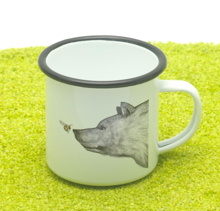 Tasse aus Emaille Die Begegnung (Bär, Hummel) 500ml